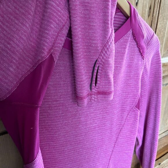 Lululemon 6 /‎ 8 Long Sleeve Shirt Pink Ruffles Athletic Crewneck Tee - Picture 6 of 10